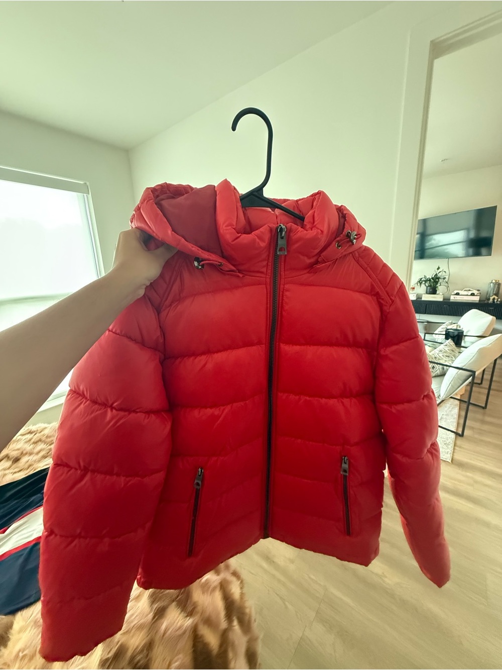 GUESS red puffer